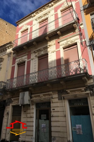 Palazzo in vendita Via Cavour nn. 239/241/243, Vittoria (RG)