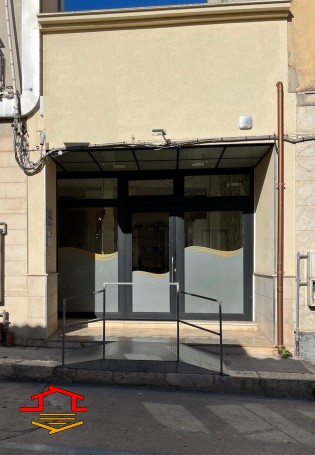 Locale commerciale in vendita Via C.ri delle Alpi altezza Via S. Martino, Vittoria (RG)